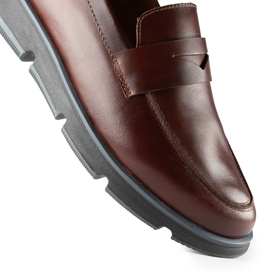 Olmo Estilo Penny Loafer Coñac x Negro