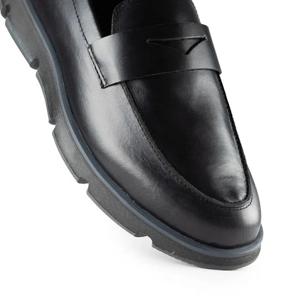 Olmo Estilo Penny Loafer Negro
