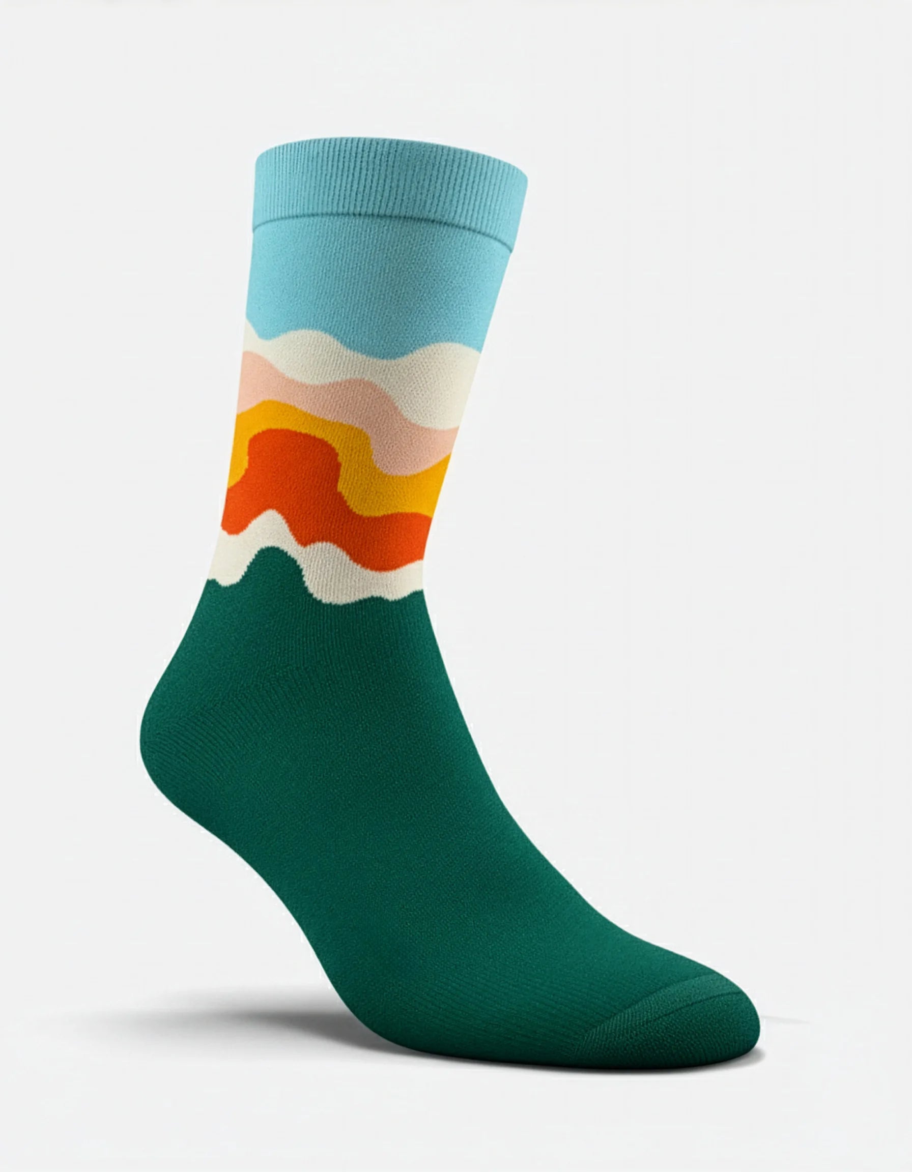 Par de calcetines de algodón unisex con diseño de olas multicolor sobre un fondo liso.